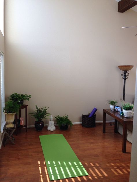 My home yoga space Jardin Zen Interior, Relaxation Nook, Home Yoga Space, Meditation Room Ideas, Yoga Rooms, Zen Furniture, Yoga Corner, Yoga Meditation Space, Yoga Home Decor