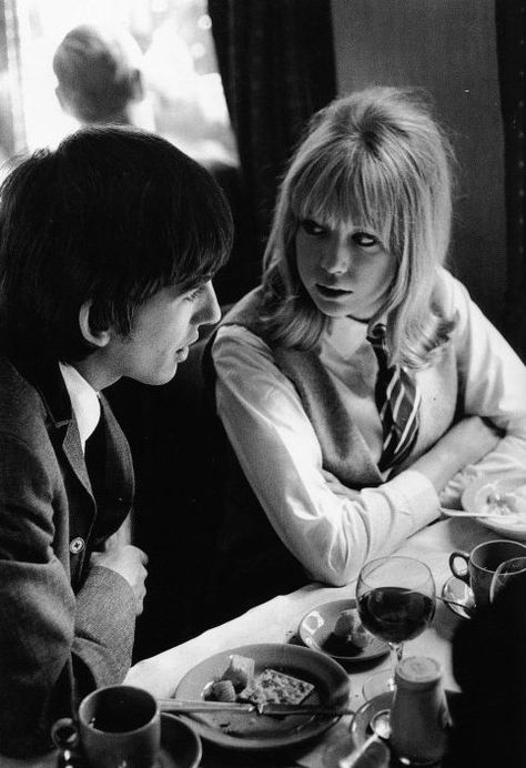 George Harrison and Pattie Boyd-Harrison (A Hard Day's Night) George Harrison And Pattie Boyd, Patty Boyd, George Harrison Pattie Boyd, Patti Boyd, Hard Days Night, Beatles One, Beatles Girl, Pattie Boyd, Wonderful Tonight