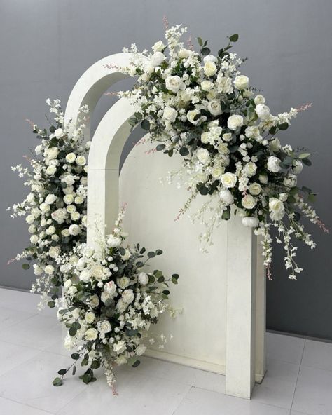 ‼️ New item Alert!! ‼️ ✨✨✨Check out our new backdrop arches with the option of Artificial floral Arrangements ✨✨✨ Send us an Inquiry online or via email to book 🥰🥳 White Deconstructed Arch, White Flower Stage Decoration, Backdrop Arches, Deconstructed Flower Arch, White Rose Backdrop Floral Wall, White Floral Stage Decor, Vintage Flower Arrangements, Reception Lighting, Wedding Reception Lighting