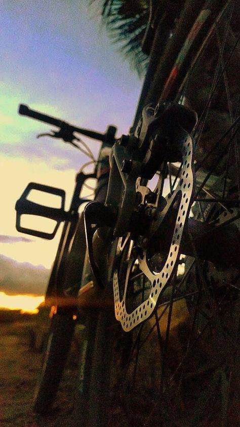 Mtb Bike Mountain Wallpaper, Mtb Wallpaper Iphone, Mtb Poster, Mountain Bike Wallpaper, Mtb Wallpaper, Cars Anime, Bicycle Pictures, Mountain Biking Photography, Mtb Riding