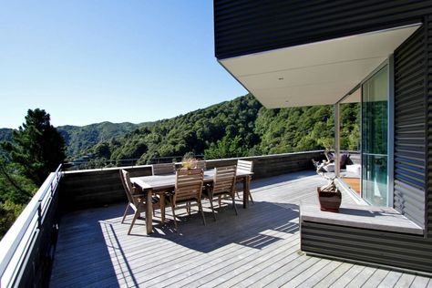 Francis Bell House / Parsonson Architects Huge Balcony, Wellington New Zealand, Sustainable Home, Dream House Decor, Capital City, Modern Architecture, Wellington, Sun Lounger, Balcony