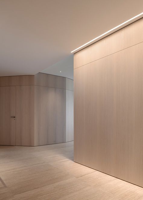 Holzrausch: Interior fittings in elegant simplicity | STYLEPARK Wall Wash Lighting, Minimal Kitchen Design, Entrance Lighting, Corridor Lighting, Hospital Interior Design, Lighting Concepts, Traditional Building, Lighting Design Interior, Residential Lighting