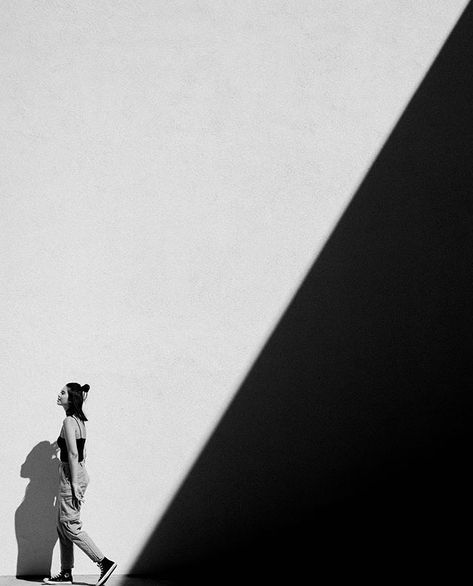 Wall Shadow Photography, Window Shadow Photography, Shadows In Architecture, Shadow Fashion Editorial, Photo Editing Ideas, Shadow Portrait, Instagram Post Inspiration, Play Of Light And Shadow In Architecture, Shadow Portraits