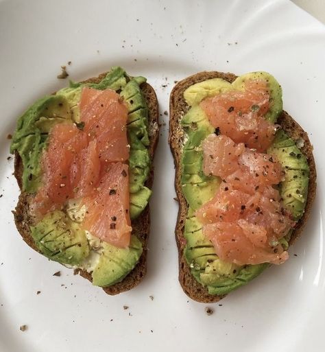 Bakery Foods, Salmon Avocado, Healthy Food Motivation, Healthy Lifestyle Food, Avocado Recipes, Food Goals, Food Is Fuel, Lunch Snacks, Food Obsession