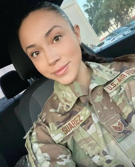 Don 2, Military Woman, Video Call With Boyfriend, Credit Card App, Army Pics, Screen Photo, Army Women, Military Girl, Video Call