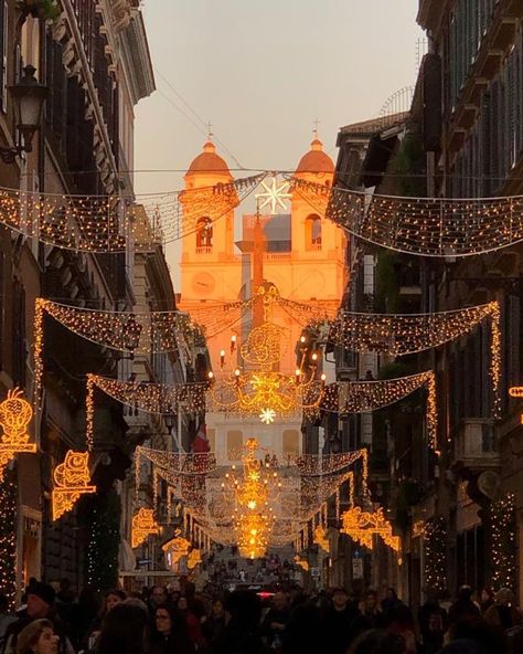 I’ve always thought the afternoon sunlight hitting the buildings and monuments of the Eternal City was the most beautiful scene in the world. And then this happened! Rome - you are an absolute sight for sore eyes at Christmas 💫  #rome #heartrome #christmas #christmasinrome #chasinglight #streetportrait #emojisinthewild #itsbeginningtolookalotlikechristmas  via ✨ @padgram ✨(http://dl.padgram.com) Rome At Christmas, Florence Winter, Rome Christmas, Christmas In Rome, Christmas In, Christmas Lights Background, Christmas In Italy, White Christmas Lights, Christmas World