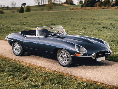 Jaguar E Type 1961, E Type Jaguar, Quotes Car, Vw Classic, Hummer Cars, British Motors, Horse And Buggy, Jaguar Xk, British Sports Cars