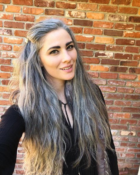 Grey Hair Young, Grey Hair Styles, Long Grey Hair, Long Silver Hair, Grey Hair Transformation, Gorgeous Gray Hair, Beautiful Gray Hair, Gray Hair Growing Out, Grey Hair Styles For Women