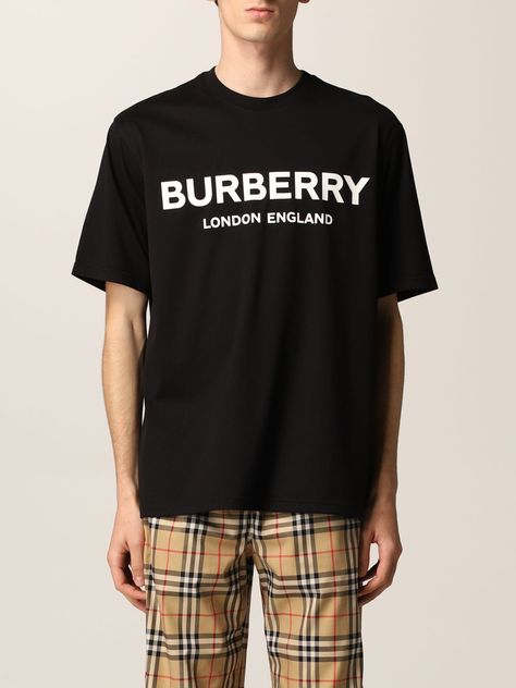 Burberry Men Outfit, Burberry T Shirt, Man Clothes, Creative T Shirt Design, Burberry London, Burberry Men, London England, Burberry, Tshirt Designs