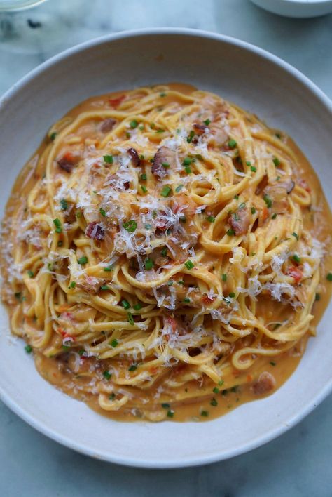 Spicy Carbonara with crushed Calabrian chili pepper Garlic Bread Pasta, Roasted Garlic Bread, Classic Carbonara, Hungry Eyes, Calabrian Chili, Fresh Meals, Most Paused Movie Scenes, Dinner Club, Carbonara Pasta