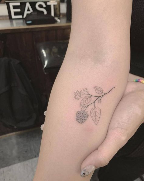 Tiny Blackberry Tattoo, Raspberry Blossom Tattoo, Simple Blackberry Tattoo, Fine Line Berry Tattoo, Boysenberry Tattoo, Blackberry Tattoo Design, Mulberry Tattoo Black And White, Rasberry Tattoos Simple, Blackberries Tattoo