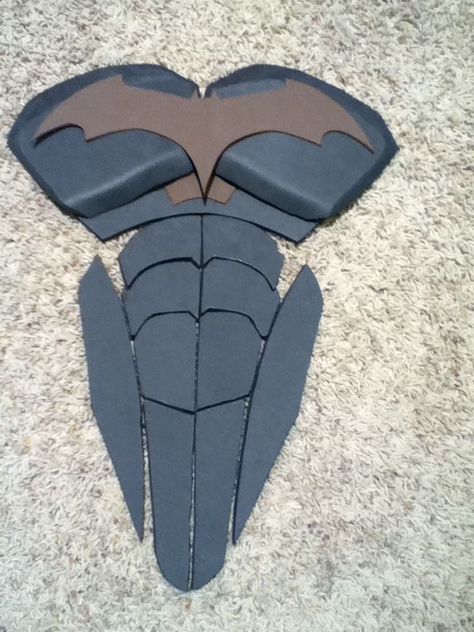 Batman Costume Diy, Nightwing Cosplay, Batman Diy, Superhero Halloween, Foam Armor, Batman Costumes, Batman Tattoo, Easy Diy Costumes, Batman Cosplay