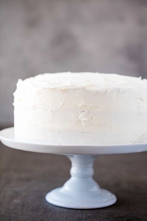 The Most Amazing White Cake is here! It's light, and airy, and absolutely gorgeous. This is the white cake you've been dreaming of! Mousse Au Chocolat Torte, Stay At Home Chef, White Cake Recipe, White Cakes, Easy Cake Decorating, Childrens Birthday Cakes, Köstliche Desserts, Gorgeous Cakes, Cake Frosting