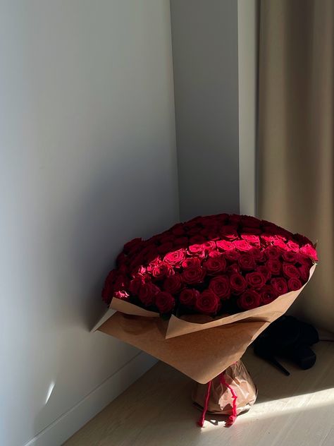 101 Roses Bouquet, 101 Roses, Luxury Bouquet, Luxury Flower Bouquets, House Smell Good, Prettiest Bouquet, Handmade Birthday Gifts, Boquette Flowers, Red Rose Bouquet