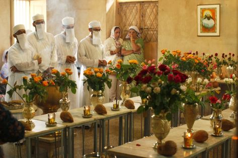 When The Souls Come Visiting ~ The Parsi Muktad Ceremony | The 4Ms ~ Music Mirth Moments Money Ancient Persian King, Tower Of Silence, Figures Of Speech, Religions Of The World, Guardian Spirit, Dark Evil, Diverse People, Ancient Persia, Bizarre Facts