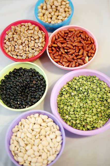 Mozaik Biji Bijian, Mosaics For Kids, Seed Craft, Bean Art, Photo Gift Tags, Green Split Peas, Seed Art, Split Peas, Dry Beans