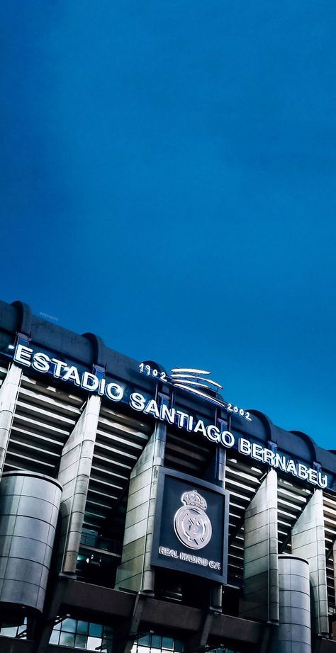 Madrid Pictures, Ronaldo Madrid, Real Madrid Pictures, Madrid Aesthetic, Madrid Logo, Real Madrid Video, Football Motivation, Stadium Wallpaper, Real Madrid Photos