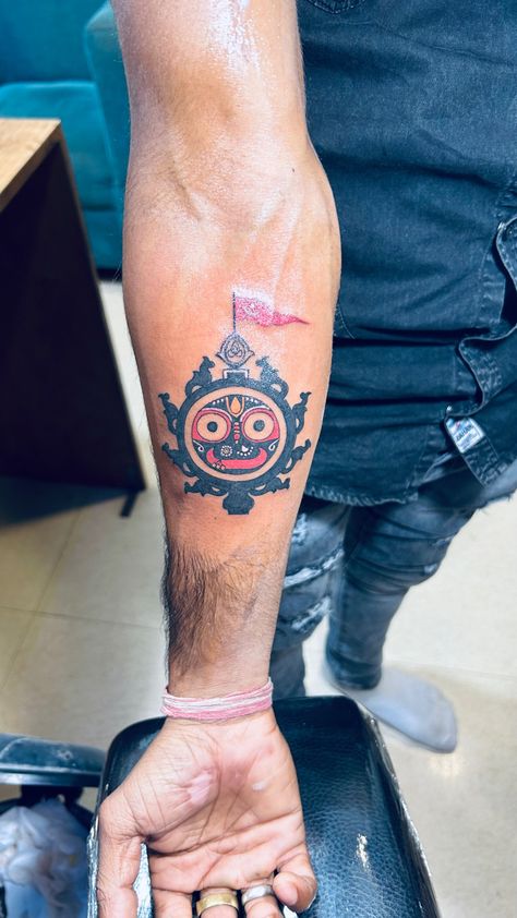 Lord Jagannath Tattoo Lord Jagannath Tattoo Design, Jagannath Tattoo Design, Jaganath Tattoo, Tattoo Designs Full Sleeve, Raj Tattoo, Tattoo Design Hand, Bracelet Tattoo For Man, Temple Tattoo, Krishna Tattoo