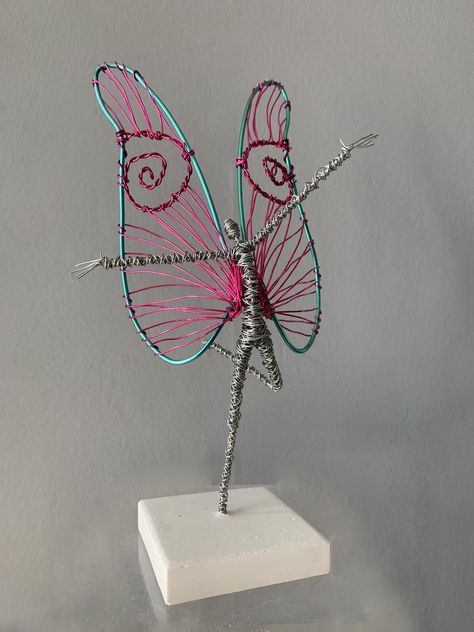 Wire Creations, Wire Sculptures, Wire Art Sculpture, Small Sculptures, A Level Art, Wire Sculpture, New Hobbies, Wire Art, Fun Ideas