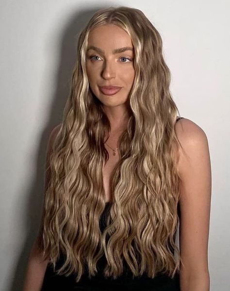 Mermaid Hair Waves, Fall Haircuts, Haircuts For 2023, Pixie Haircut Fine Hair, Mermaid Waves, Fall Hair Cuts, Easy Summer Hairstyles, Easy Braids, Bob Haircuts