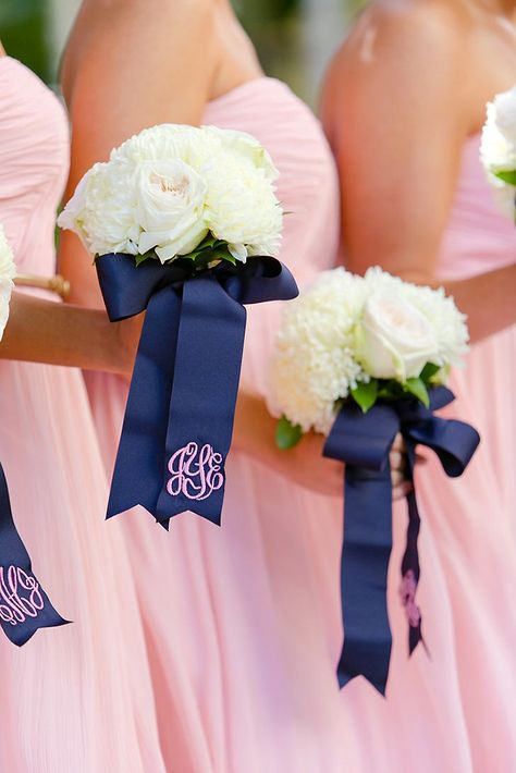 wedding monogram white bouquets of bridesmaids with ribbon and monogram set free photography Wrap Bouquet, Wedding Parties Pictures, Ribbon Bouquet, Wedding Embroidery, Bridesmaid Bouquets, White Peony, White Wedding Bouquets, Wedding Reception Inspiration, Bouquet Wrap