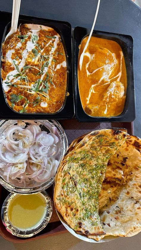 Butter Chicken And Naan, Restaurant Post Ideas, Butter Naan, Paneer Butter Masala, Butter Masala, Foodie Instagram, Fake Pics, Dream Food, Food Babe