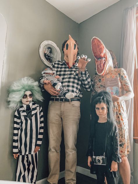 Beetlejuice Family Costume, Beetlejuice Couple Costume, Kids Beetlejuice Costume, 2022 Costumes, Beetlejuice Halloween Costume, Halloween Beetlejuice, Halloween Juice, Beetlejuice Costume, Themed Halloween Costumes