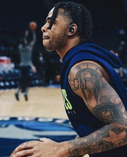 D’angelo Russell Tattoos, D Angelo Russell Tattoo, Basketball Tattoos For Men Ideas, Nba Players Tattoos, Nba Tattoos For Men, Basketball Tattoos, Arm Tattoos Drawing, Black Men Tattoos, Sports Hairstyles