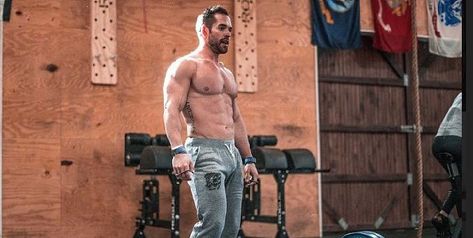 Crossfit Physique, Physique Men, Navy Seal Training, Rich Froning, Over 50 Fitness, High Testosterone, Workout Routine For Men, How To Lean Out, Sports Celebrities