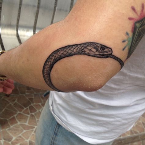 Ouroboros Tattoo Around Elbow, Ouroboros Elbow Tattoo, Ouroboros Tattoo Knee, Ourabouras Tattoo, Orboros Tattoo, Snake Elbow Tattoo, Ouroboros Tattoos, Stoic Tattoo, Ouroboros Tattoo