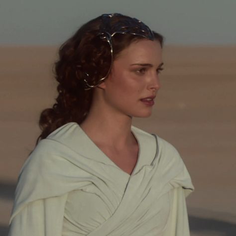 Star Wars Padme Amidala, Padmé Amidala, Star Wars Padme, Character Icons, Star Wars Fashion, Padme Amidala, Star Wars Women, Ahsoka Tano, Comfort Characters