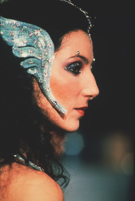 Cher Iconic Looks, Cher Makeup, Cher Aesthetic, Cher Hair, Cher 70s, Disco Makeup, Cher Outfits, 70s Makeup, Iconic Beauty