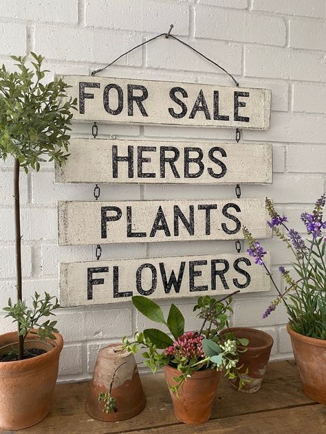 Vintage Garden Signs, Wood Garden Signs, Plants For Sale Sign, Plant Sale Sign, Farmstand Sign, Diy Farm Stand, Farm Stand Signs, Diy Garden Signs, Farm Stand Ideas