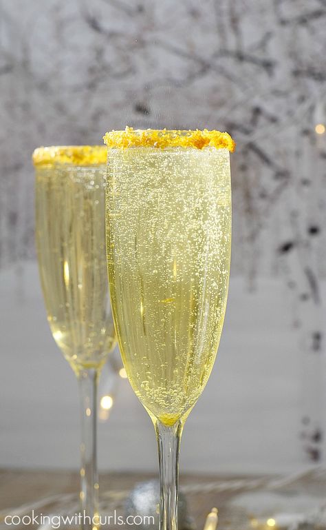 Gold Royale Cocktail | Cooking With Curls | Bloglovin’ Whipped Vodka, Fizz Cocktail, Gold Drinks, Champagne Cocktails, Edible Gold Leaf, Best Champagne, Themed Drinks, Edible Gold, Fancy Drinks