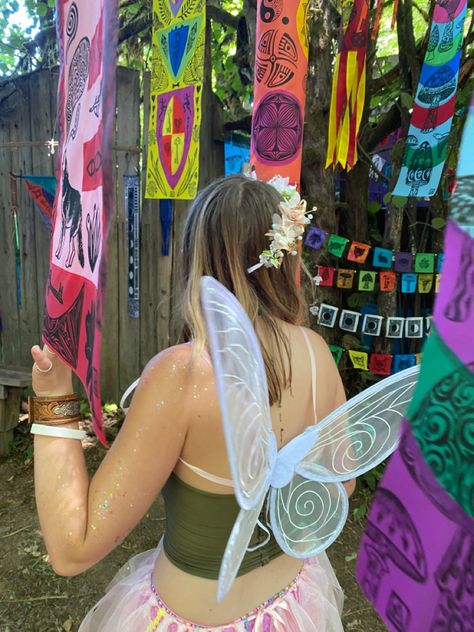 Fair Folk Aesthetic, Summer Oregon, Oregon Country Fair Outfits, Oregon Aesthetic Clothes, Oregon Summer, Oregon Country Fair, Atmospheric Photo, Country Fair, Fair Outfits