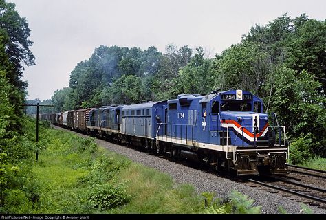 RailPictures.Net Photo: 1754 Boston & Maine EMD GP18 at Schaghticoke, New York by Jeremy plant Boston And Maine Railroad, Vintage Railroad, Railroad Art, Blue Train, Diesel Locomotive, Model Railroad, Model Trains, Boston, Maine