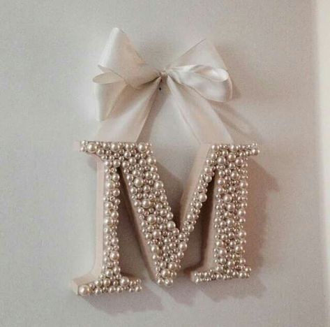 Pearl Letters Diy, Wooden Letters Decorated, Pearl Crafts, Paper Flower Art, Rhinestone Projects, Diy Letters, Pearls Diy, Girly Room, Letter A Crafts