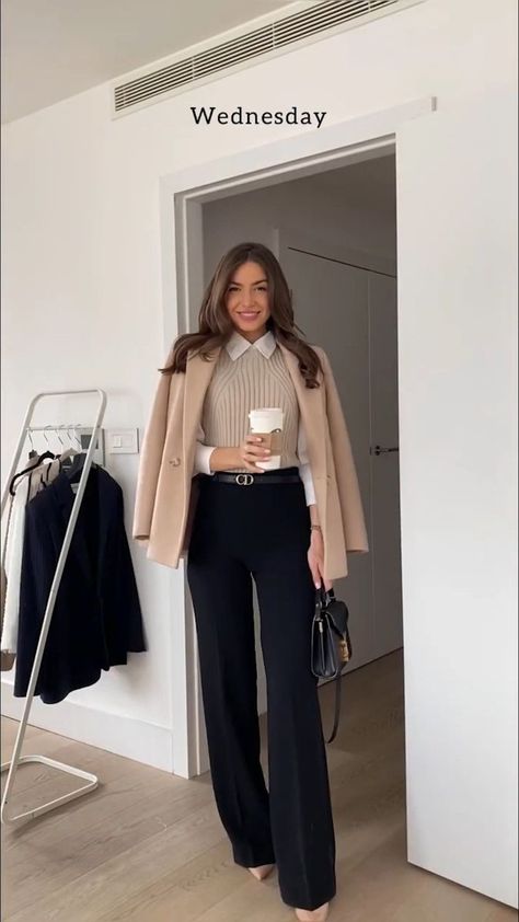 Facebook Knight Outfit, Job Clothes, Pajama Fashion, Sophisticated Outfits, Business Casual Outfits For Work, Woman Suit Fashion, Classy Work Outfits, Stylish Work Outfits, Work Looks