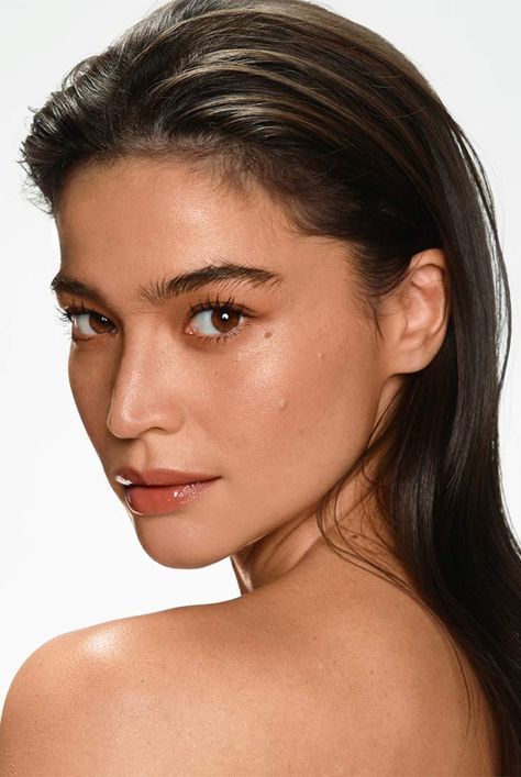 Anne Curtis Is The Face Of Belo’s Anniversary Campaign Art Campaign, Anniversary Campaign, Hairstyle Generator, Anne Curtis, Soft Makeup Looks, Facial Cleaning, Celebrity Faces, Portrait Pictures, Eye Photography