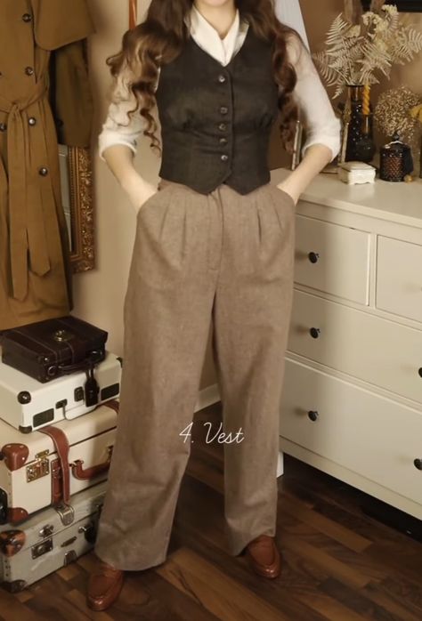 Cottagecore Suits Women, 20th Century Clothes, Scientists Aesthetic Outfit, 1920s Masculine Women, 1900s Inspired Fashion, 1920 Suit Women, Tweed Outfit Women Vintage, Author Style Fashion, Vintage Women In Suits