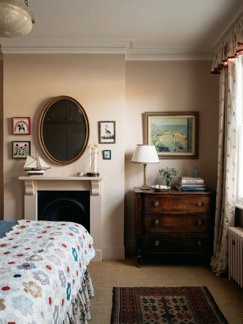 A Victorian terrace in London with the layered, comfortable feel of a country house | House & Garden Historic Bedroom, Victorian Terrace Bedroom, Victoria Bedroom, Victorian Terrace Interior, Terrace Interior, Victorian Dressers, Farrow & Ball, Bedroom Victorian, Victorian Terrace House