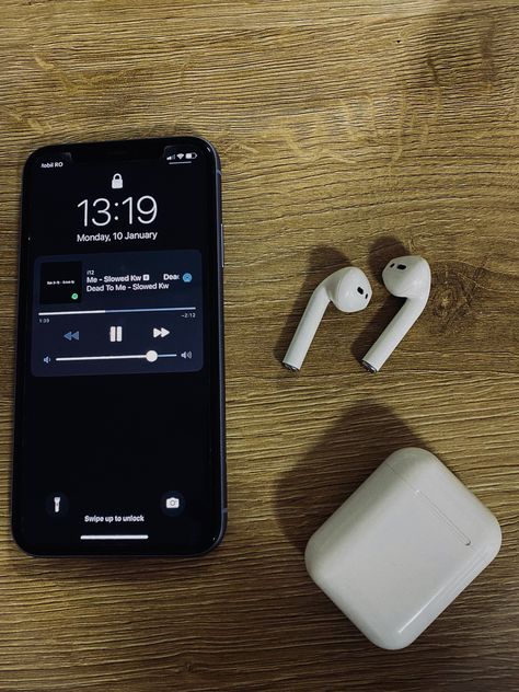 #favs #music #headphones #airpods Phone And Airpods Aesthetic, Iphone Airpods Aesthetic, Wireless Earbuds Aesthetic, Air Pods Aesthetic, Cose Aesthetic, Airpods Aesthetic, Headphone Aesthetic, Headphone Decoration, Airpods Iphone