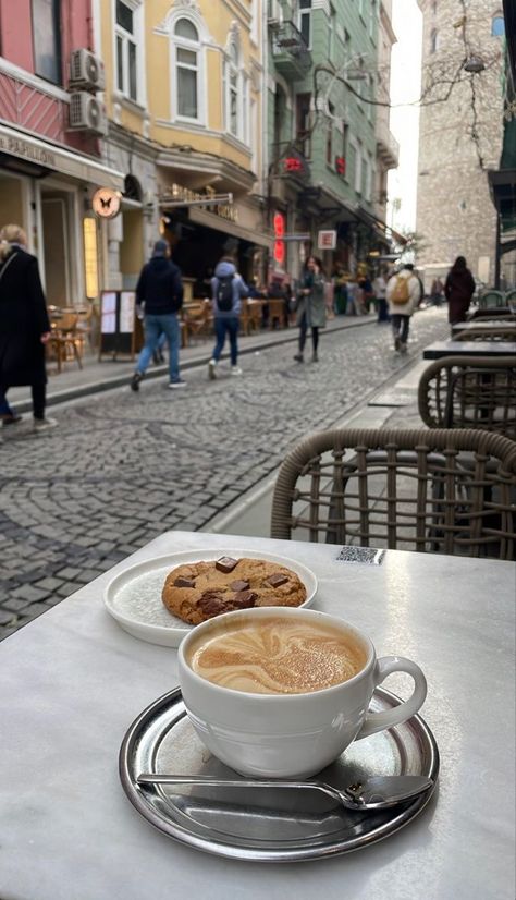 Travel Inspiration Destinations, Pretty Drinks, Summer Time Pictures, Fun Baking Recipes, Coffee Cozy, Turkish Recipes, Food Snapchat, Istanbul Turkey, Coffee Love