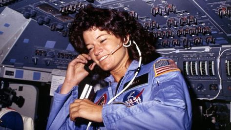 Sally Ride: 1st American woman in space | Human World | EarthSky Valentina Tereshkova, Sally Ride, Nasa Astronauts, Billie Jean King, Who Runs The World, The First Americans, Billy Joel, Ronald Reagan, American Woman