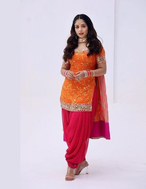 Orange Indian Outfit, Chudi Designs, Simple Indian Suits, Patiala Dress, Sonam Bajwa, Suit Dupatta, Indian Dresses For Women, Patiala Suit Designs, Simple Kurta Designs