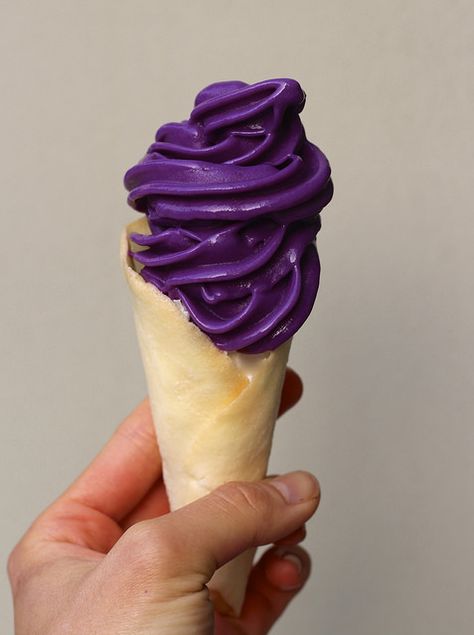 Beni-Imo (okinawan purple sweet potato) ice cream | Flickr - Photo Sharing! Sweet Potato Ice Cream, Potato Ice Cream, Okinawa Food, Okinawa Diet, Purple Ice Cream, Purple Sweet Potato, Purple Food, Purple Potatoes, Purple Sweet Potatoes