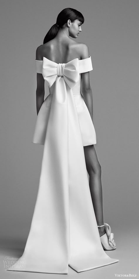 viktor and rolf fall 2018 bridal off shoulder mini pantsuit (20) bv bow back train modern chic -- Viktor White Dress With Bow, Viktor And Rolf, Looks Adidas, Most Beautiful Wedding Dresses, Bridal Jumpsuit, Wedding Dress Fabrics, Dress Sleeve Styles, Couture Details, Wedding Dress Trends