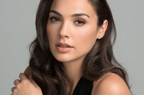 #Gal #Gadot #makeup #inspo Gal Godat, Gal Gadot, A Woman, Hair, White, Black