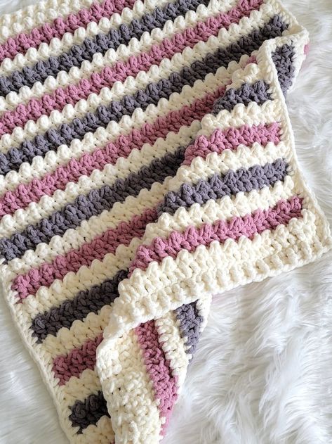 Try this gorgeous 6 weight Yarn Crochet Blanket Pattern for a cozy chunky crochet throw! Our chunky blanket pattern features easy crochet throw patterns perfect for modern haken designs. This crochet blanket pattern (easy to follow) transforms into a stunning throw blanket pattern that works beautifully as a baby blanket too - and it's totally free! Get ready to make your chunky crochet dreams come true with our beautiful crochet blanket designs. Bernat Velvet Crochet Blanket, Jumbo Yarn Crochet Blanket Pattern Free, Bernat Super Bulky Crochet Blanket, Crochet Lap Blanket Patterns Free Chunky Yarn, Chunky Waffle Stitch Crochet Blanket, Velvet Crochet Baby Blanket, Baby Blanket Crochet Pattern Chunky Yarn, Thick Crochet Blanket Pattern, Plush Crochet Blanket