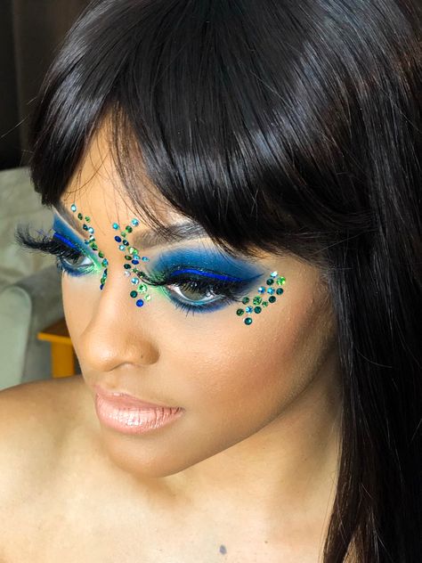 Trinidad Carnival Makeup, Carnival Makeup Caribbean, Peacock Halloween Costume, Rio Carnival Costumes, Carnival Hairstyles, Peacock Halloween, Peacock Makeup, Carnival Fashion, Carnival Dress